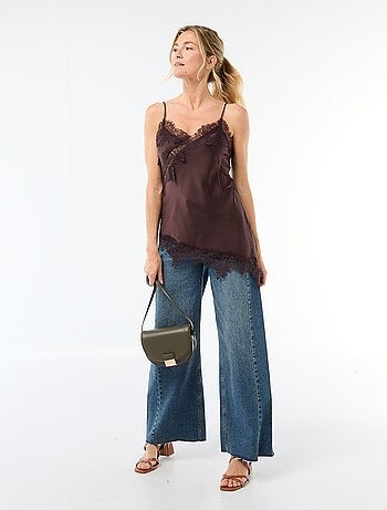 Nuisette satinée avec dentelle