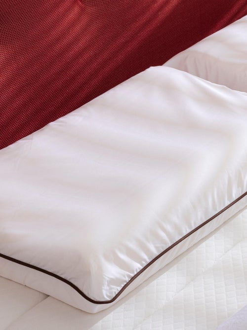 Oreiller ergonomique latex naturel et taie d'oreiller percale - Kiabi