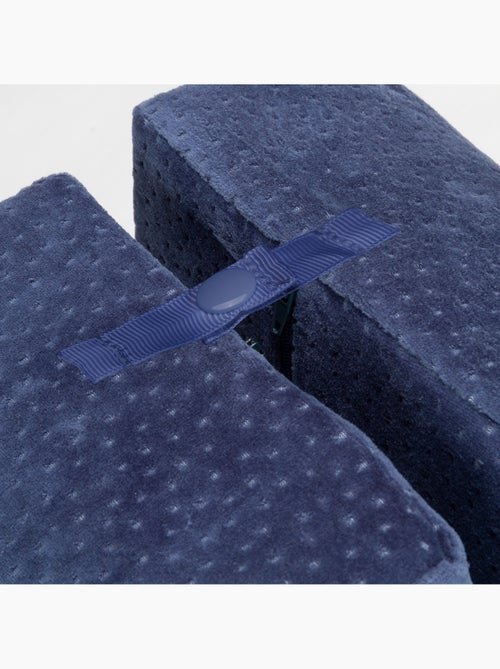 Oreiller Viscoélastique Pliable pour les Jambes à l'Aloe Vera - Kiabi Oreiller Viscoélastique Pliable pour les Jambes à l'Aloe Vera - Kiabi