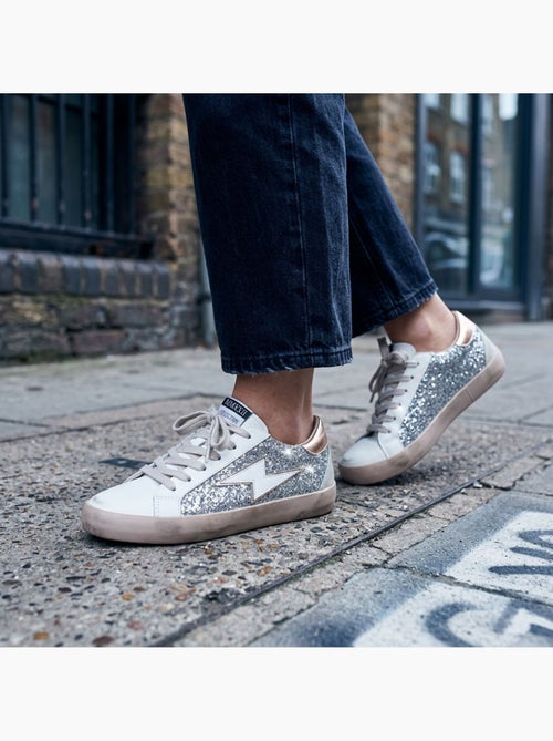 OZABI Baskets Sneakers Glitter Femme Éclair Plateforme MMXXIV - Kiabi OZABI Baskets Sneakers Glitter Femme Éclair Plateforme MMXXIV - Kiabi