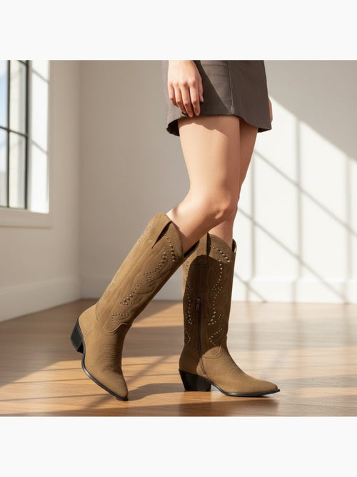 Ozabi bottes santiag femme haute tige suédine cloutée talon bloc 4 cm - Kiabi Ozabi bottes santiag femme haute tige suédine cloutée talon bloc 4 cm - Kiabi
