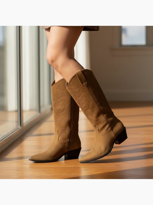 Ozabi bottes santiag femme haute tige suédine talon bloc 4 cm bout pointu - Kiabi Ozabi bottes santiag femme haute tige suédine talon bloc 4 cm bout pointu - Kiabi