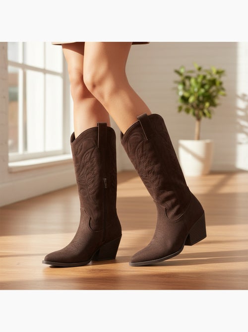 Ozabi bottes santiag femme haute tige suédine talon bloc 6 cm bout pointu - Kiabi Ozabi bottes santiag femme haute tige suédine talon bloc 6 cm bout pointu - Kiabi