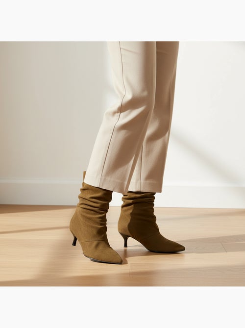 Ozabi bottines femme suédine plissée talon fin 4 cm bout pointu - Kiabi Ozabi bottines femme suédine plissée talon fin 4 cm bout pointu - Kiabi
