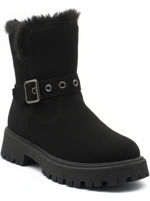 Ozabi bottines fourrées femme suédine zip et sangle semelle crantée - Kiabi Ozabi bottines fourrées femme suédine zip et sangle semelle crantée - Kiabi