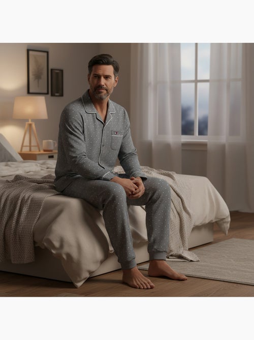 Ozabi ensemble pyjama homme doublé polaire boutonné petits pois - Kiabi Ozabi ensemble pyjama homme doublé polaire boutonné petits pois - Kiabi