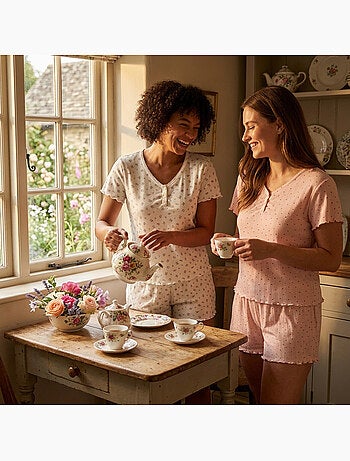 Ozabi pack 2 pyjamas femme, col v boutonné, short froufrou, fleuri et coeurs