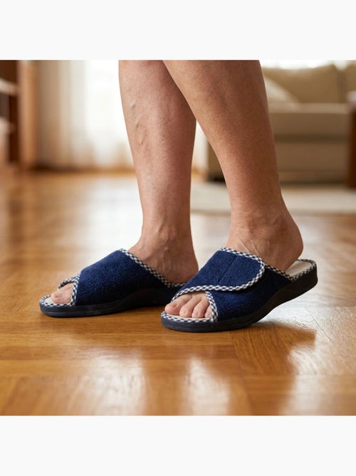OZABI-Pantoufle Mule Femme Eponge Scratch Ajustable Fabriquee en Espagne - Kiabi OZABI-Pantoufle Mule Femme Eponge Scratch Ajustable Fabriquee en Espagne - Kiabi