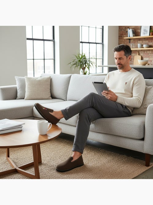 Ozabi pantoufles charentaises homme fabriquées en espagne broderie fantaisie - Kiabi Ozabi pantoufles charentaises homme fabriquées en espagne broderie fantaisie - Kiabi