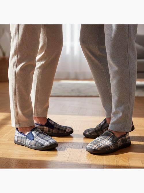 Ozabi pantoufles charentaises homme pack de 2 paires semelle antidérapante - Kiabi Ozabi pantoufles charentaises homme pack de 2 paires semelle antidérapante - Kiabi