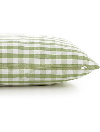 Pack de deux housses de coussin à carreaux vichy, en tissu imperméable.