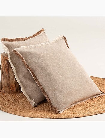 Pack de deux housses de coussin unies en tissu texturé en relief, avec franges - Gamusi.