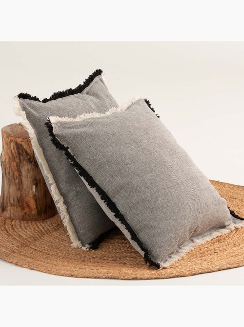 Pack de deux housses de coussin unies en tissu texturé en relief, avec franges -  Gamusi. - Kiabi