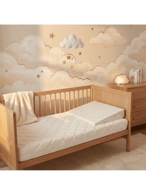 Pack Matelas Bébé 60x120 + Plan Incliné Étoiles Dorées + Protège-Matelas - Déhoussable et Sain - Kiabi