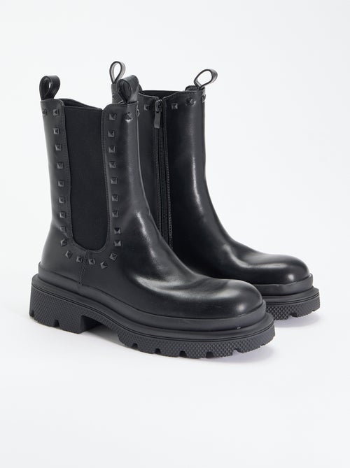 Paire de boots à talon avec clous fantaisie - Kiabi