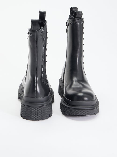 Paire de boots à talon avec clous fantaisie - Kiabi