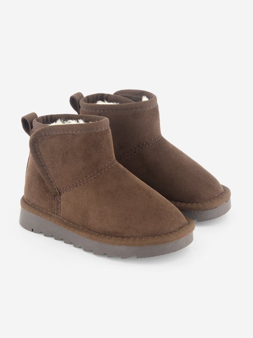 Paire de boots fourrées en suédine - Kiabi Paire de boots fourrées en suédine - Kiabi