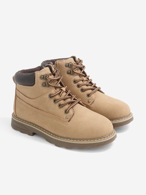 Paire de boots type trekking à lacets - Kiabi Paire de boots type trekking à lacets - Kiabi
