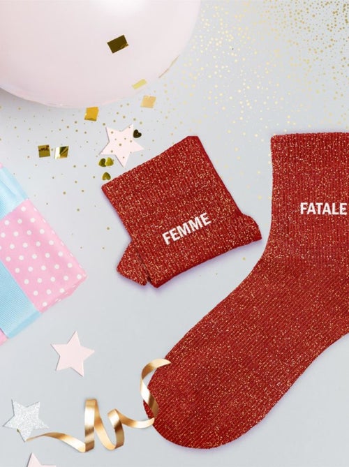Paire de chaussettes dépareillées rouges Femme et Fatale - Kiabi