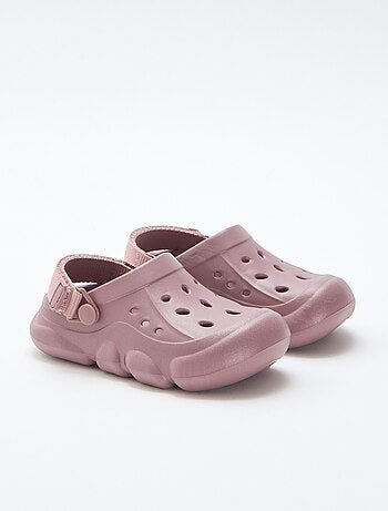 Paire de mules de plage fermées unie