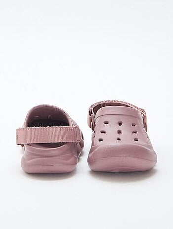 Paire de mules de plage fermées unie