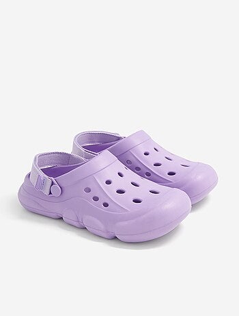 Paire de mules fermées pour la plage