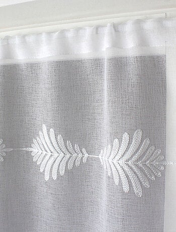 Paire de petits vitrages brodés feuillage