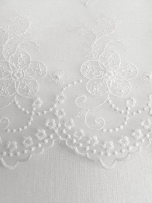 Paire de petits voilages avec top à volant brodé - Kiabi