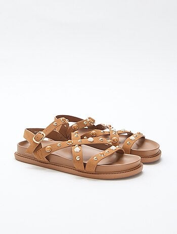 Paire de sandales à plateforme avec brides clous