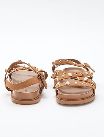 Paire de sandales à plateforme avec brides clous