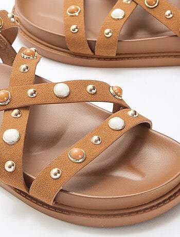 Paire de sandales à plateforme avec brides clous