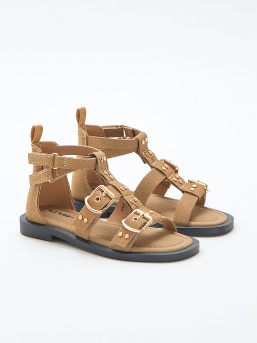 Paire de sandales plates avec brides clous - Kiabi