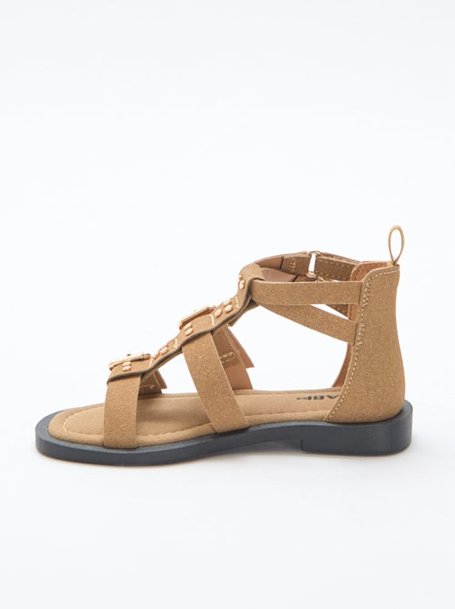 Paire de sandales plates avec brides clous - Kiabi
