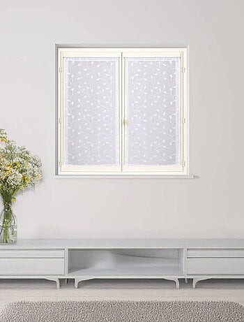 Paire de voilages brodé feuilles, vitrage finition passe-tringle.