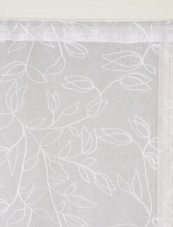 Paire de voilages brodé feuilles, vitrage finition passe-tringle.