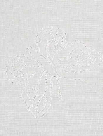 Paire de voilages brodé papillons, vitrage finition passe-tringle.