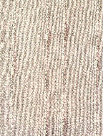 Paire de voilages brodé, vitrage finition passe-tringle.