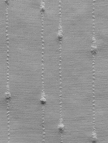 Paire de voilages brodé, vitrage finition passe-tringle.