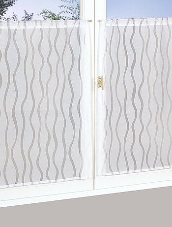 Paire de voilages dévoré finition passe-tringle, vitrages.