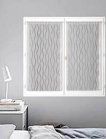 Paire de voilages dévoré finition passe-tringle, vitrages.