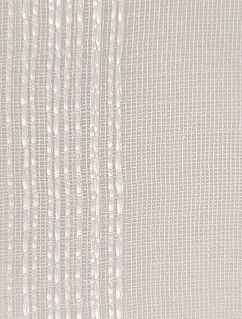 Paire de voilages étamine fines rayures, vitrage finition passe-tringle.