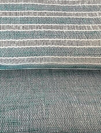 Paire de voilages étamine rayée dans le haut, vitrage finition passe-tringle.