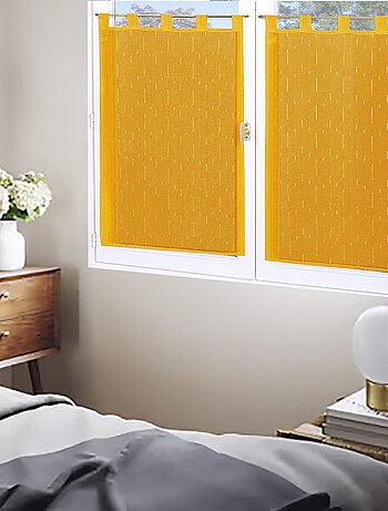 Paire de voilages étamine unie, vitrage finition pattes.