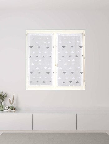 Paire de Voilages Jacquard motifs triangulaire, finition passe-tringle, vitrages.