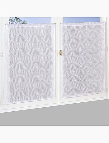 Paire de Voilages losanges, finition passe-tringle, vitrages.