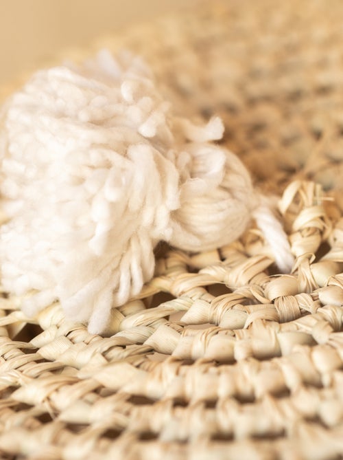 Panière a linge ajourée couvercle pompon - Kiabi