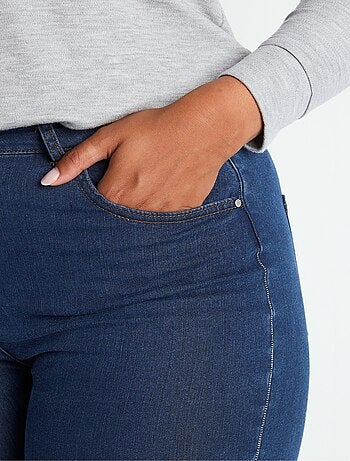Pantacourt ceinture extensible en jean