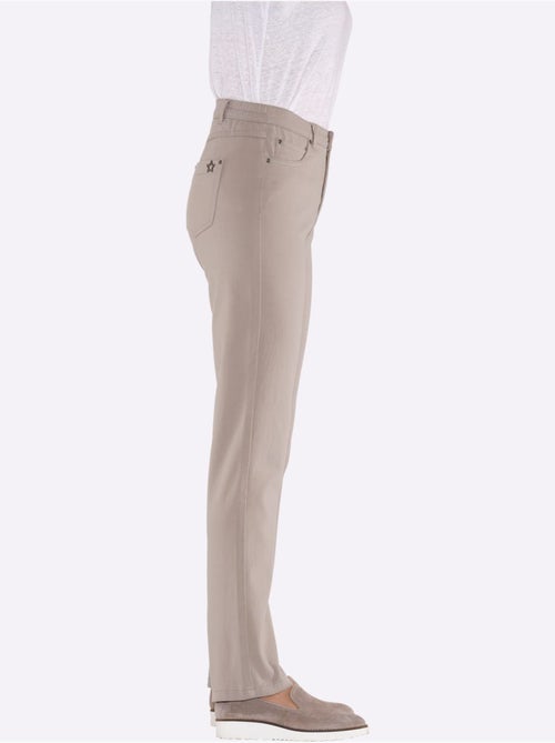 Pantalon 5 poches avec ceinture élastique et détails fantaisie - Taille standard - Moda Vilona - Kiabi Pantalon 5 poches avec ceinture élastique et détails fantaisie - Taille standard - Moda Vilona - Kiabi