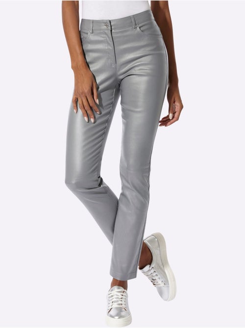 Pantalon 5 poches coupe 5 poches moderne - taille courte - helline - Kiabi Pantalon 5 poches coupe 5 poches moderne - taille courte - helline - Kiabi
