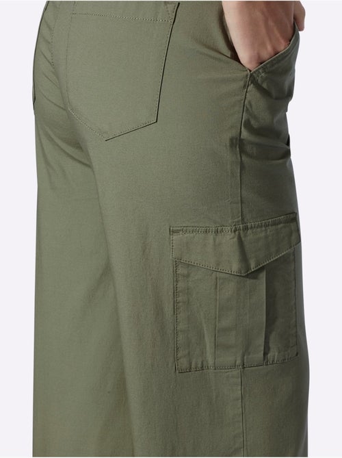 Pantalon 7/8 Poches Cargo Plaquées - Taille Standard - Helline - Kiabi Pantalon 7/8 Poches Cargo Plaquées - Taille Standard - Helline - Kiabi